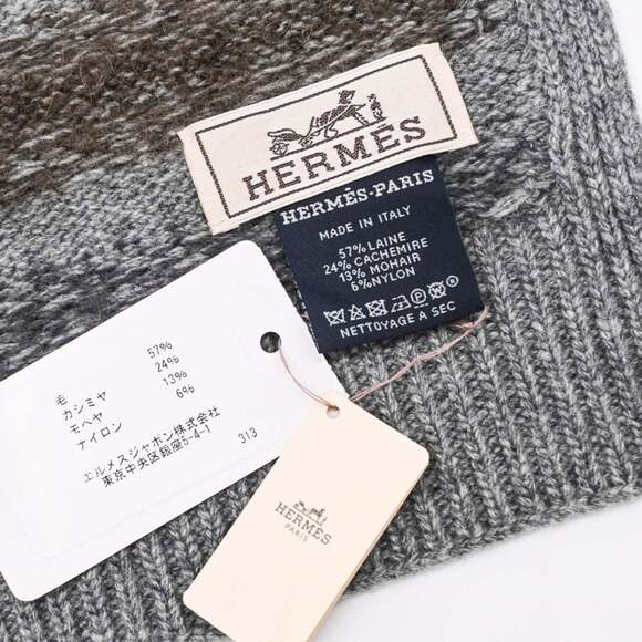HERMES Authentic Gray Scarf - Picture 5 of 6
